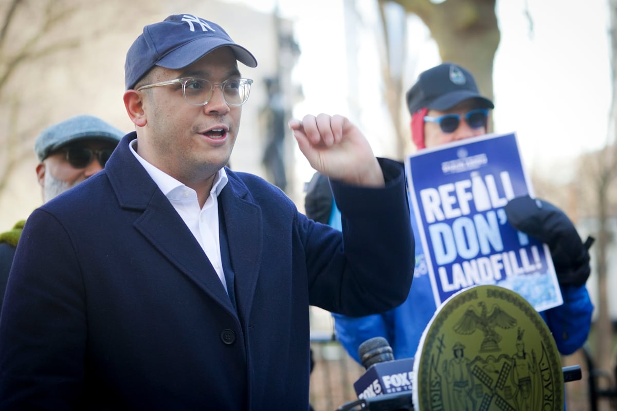 rally-reusable-water-bottles-into-all-nyc-sports-venues_53410419728_reduced