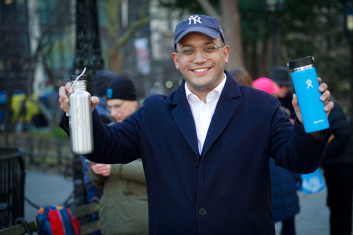 rally-reusable-water-bottles-into-all-nyc-sports-venues_53410574694_reduced